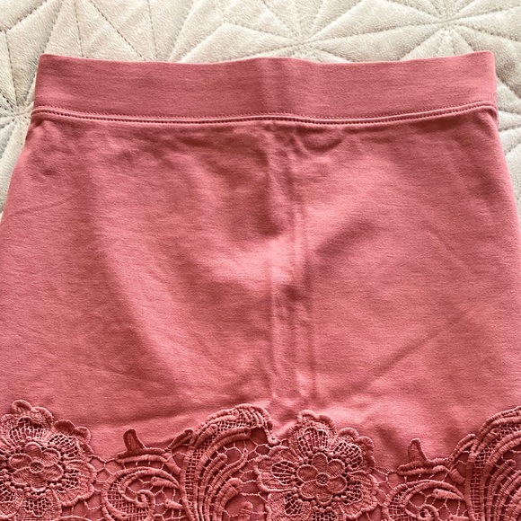 Skirt - Picture 2 of 9